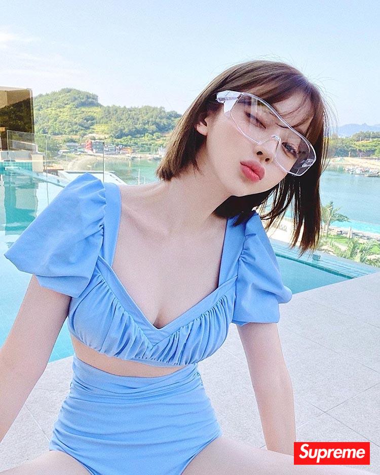 球鞋女神泳装晒鞋