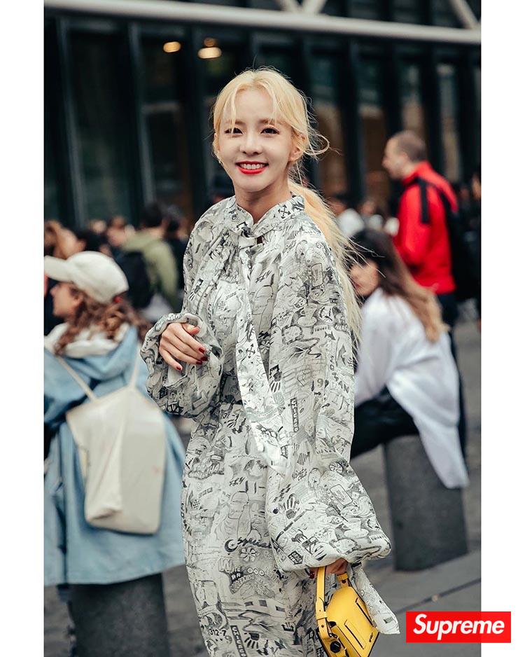 球鞋女神泳装晒鞋