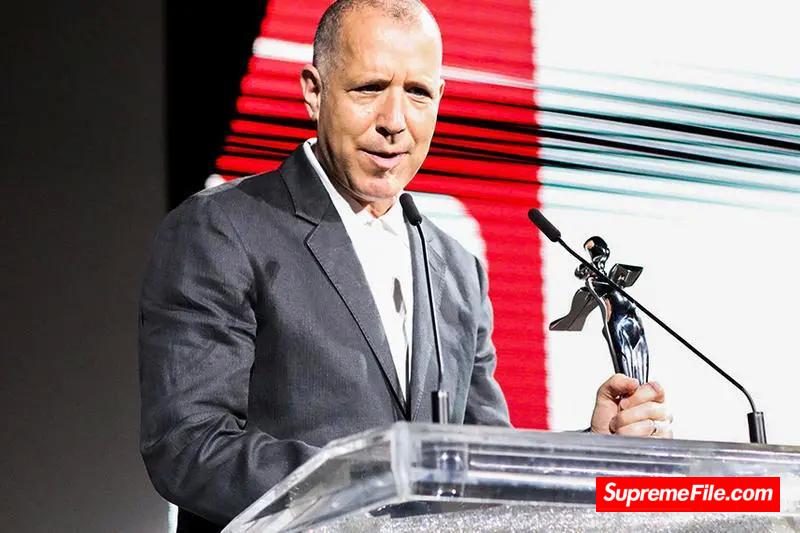 上海的Supreme Italia虽然倒下了，但还会有其他山寨品牌继续站起来？！