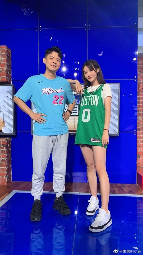 这些 NBA 女主播各个都是球鞋女神